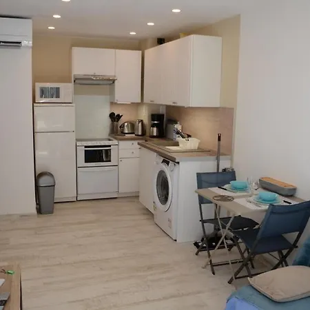Apartment T2 Au Calme Avec Clim 100 M Plage, Classe 2 Etoiles