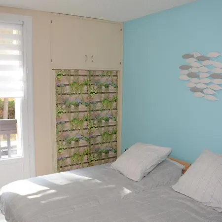 Apartment T2 Au Calme Avec Clim 100 M Plage, Classe 2 Etoiles